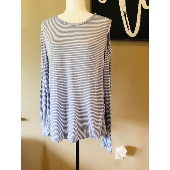 Velvet by Graham & Spencer Cold Shoulder Top - Picture 3 of 6